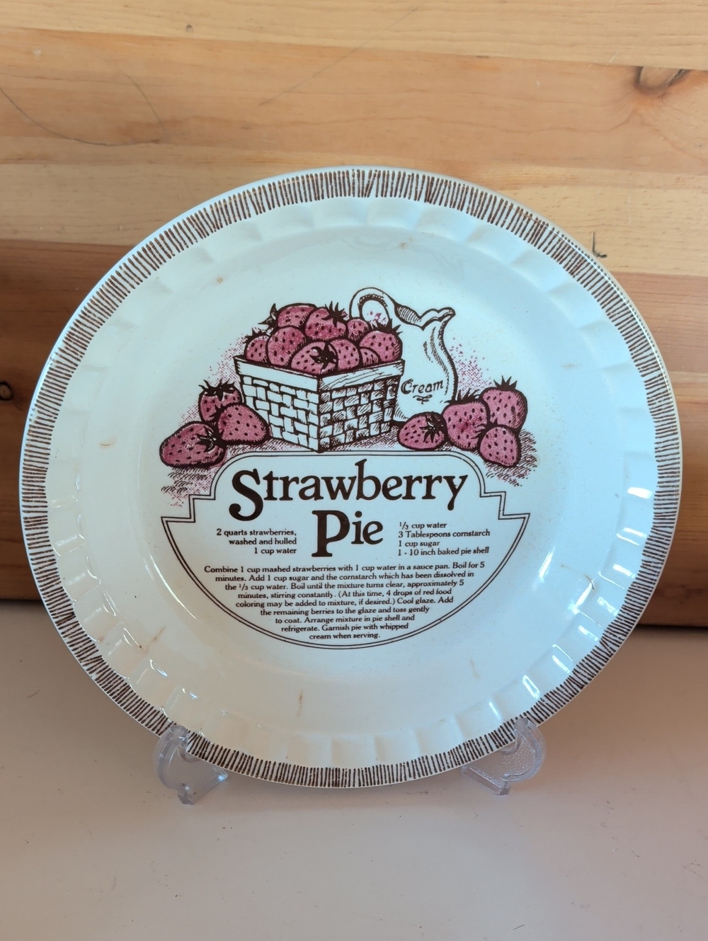 VTG. Royal China Jeannette Corporation. Strawberry Pie Recipe Dish Plate.USA🌟